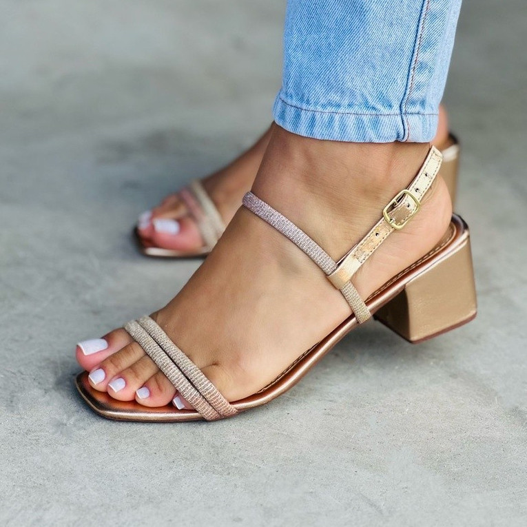 Sandalia Feminina Bloco Alto Tiras Brilhantes