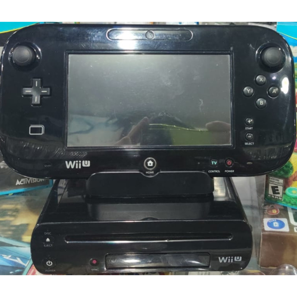 nintendo wiiu com 1 tablet e cabos preto