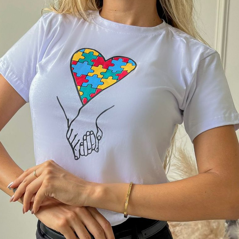 Blusa Tshirt feminina coração Autismo branca alg