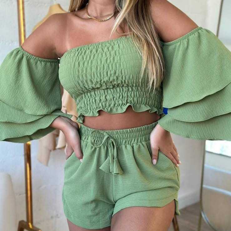 CONJUNTO CROPPED NA MANGA 3 BABADOS  E SHORT  EM T