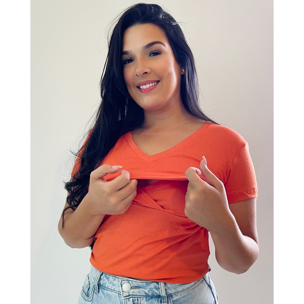 Blusa T-shirt Amamentação com Manga Gola V Malha