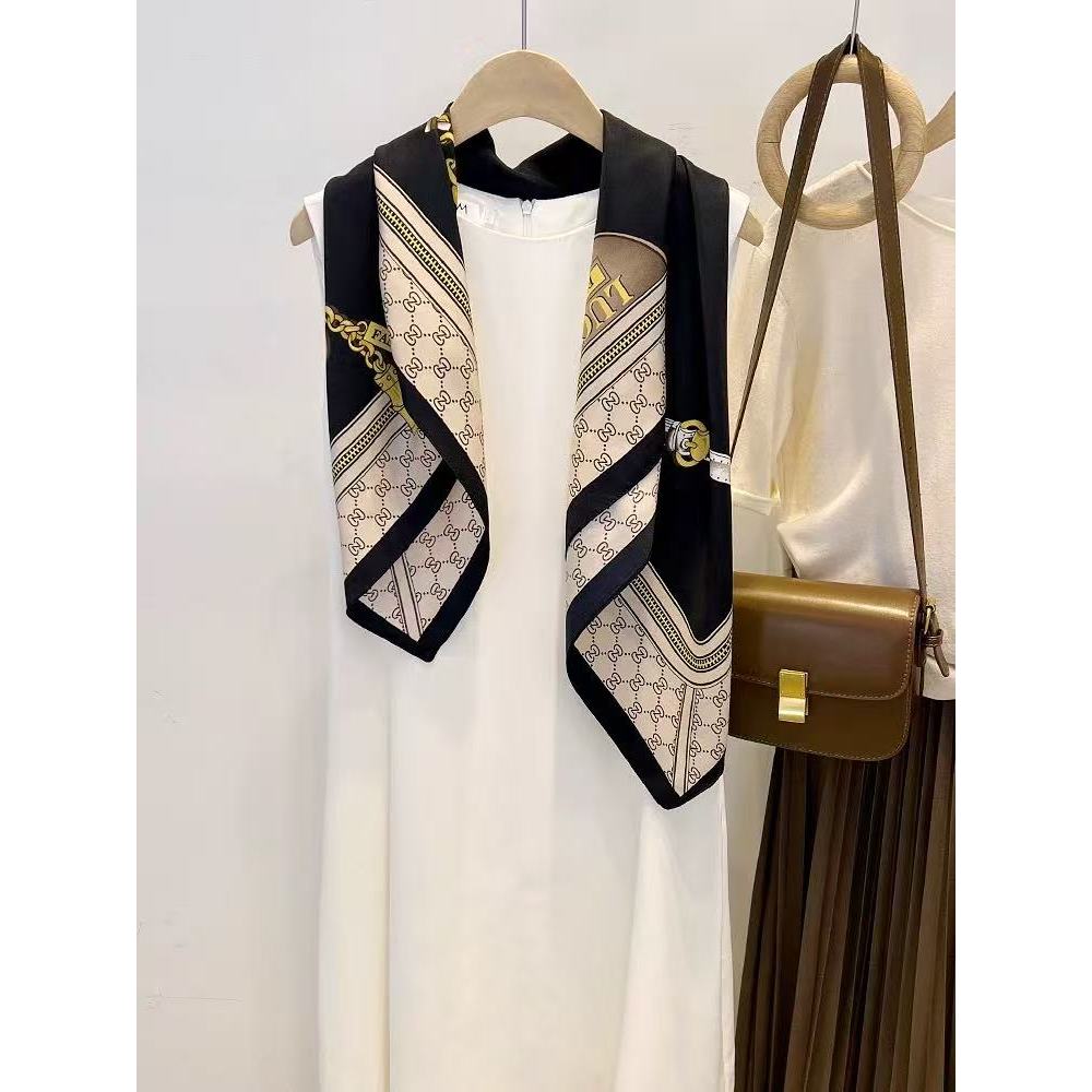 Lenço  Feminino de Cetim 90x90cm de corrente de e