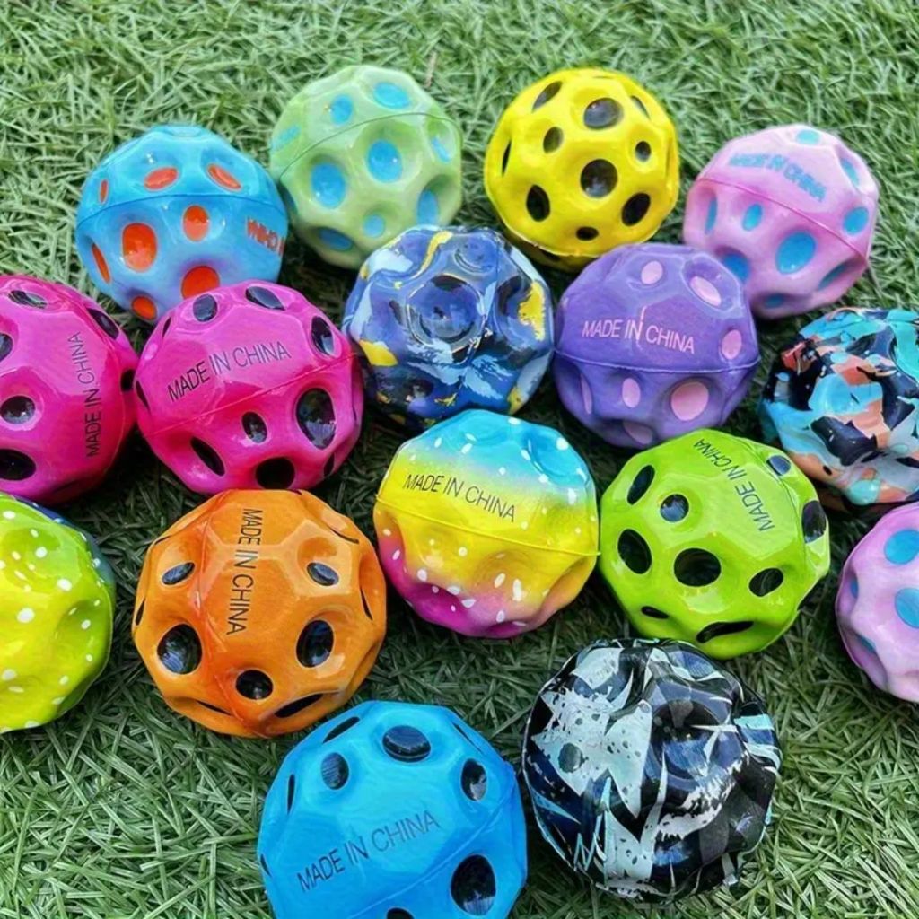 Bola Sensorial de Borracha Lunar Furos Antiestress