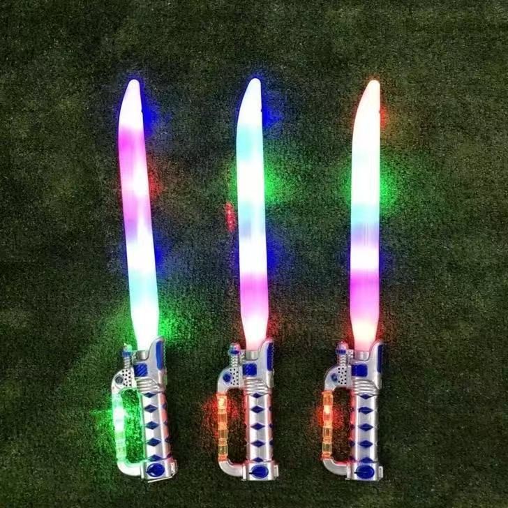 Espada de Brinquedo C/ Som E Luz Laser 53Cm  Dia D