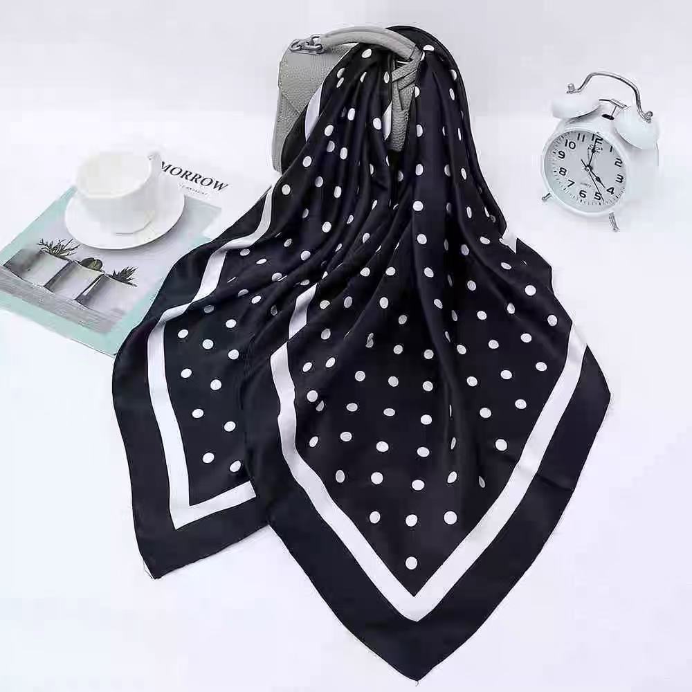 Lenço Cetim  90x90cm – Charme e Sofisticaç