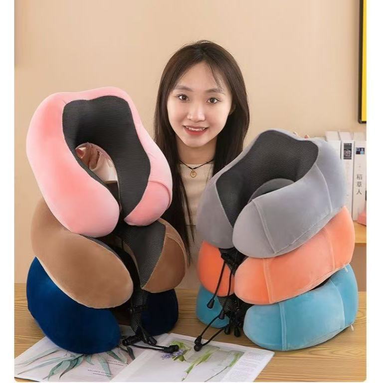 Travesseiro de pescoço em formato de U para viage