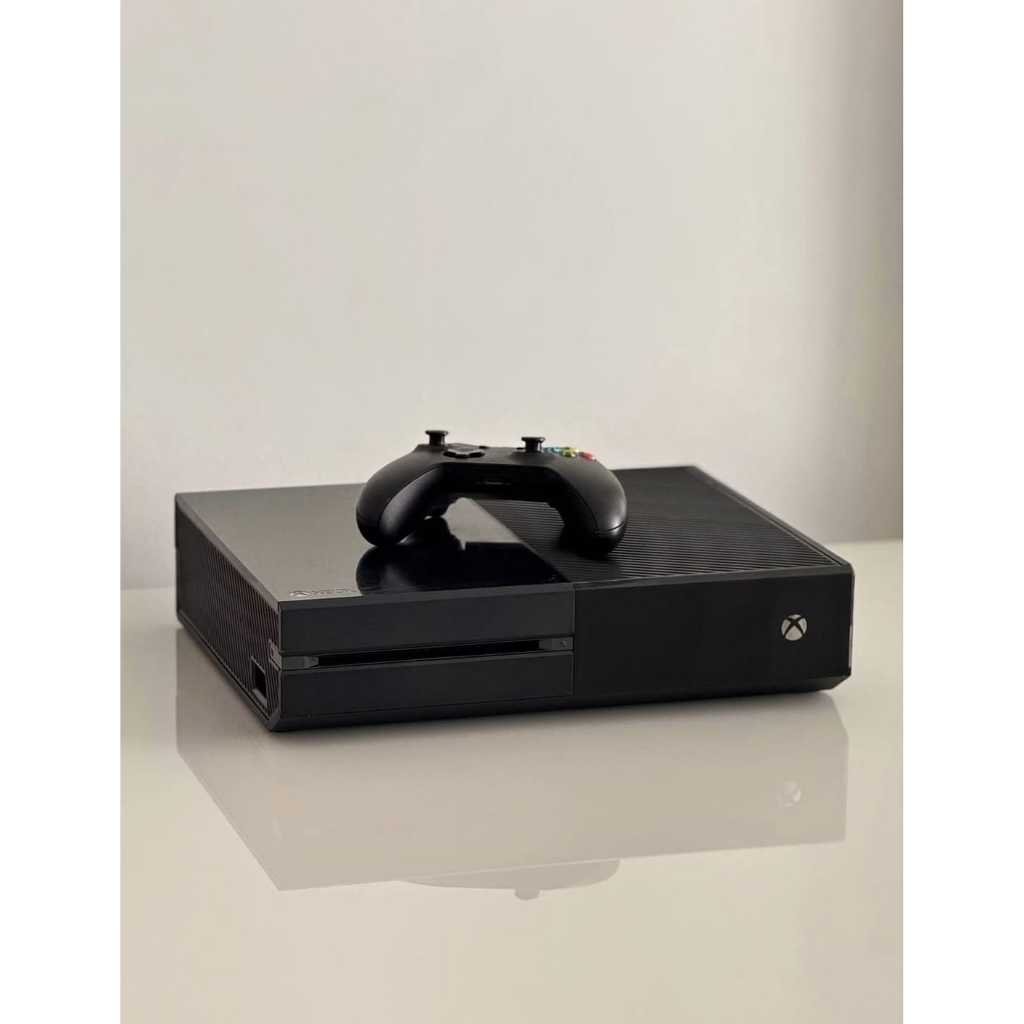 Xbox One Fat Preto + 2 JOGOS de brinde + CONTROLE