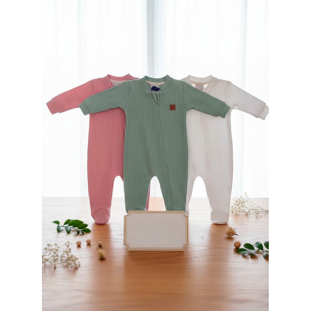 Kit 3 Macacão Suedine Liso para Bebê com Cores M