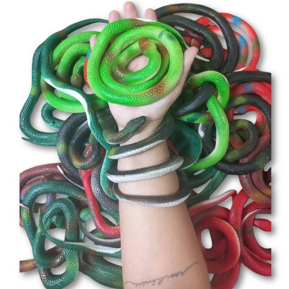 Cobra de Borracha Realista 90cm Pegadinha / Hallow