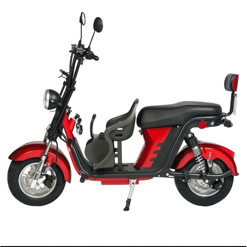 Cadeirinha infantil projetada para scooter elétri