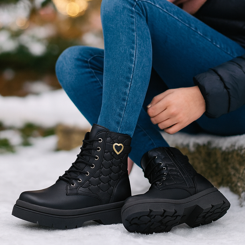 Bota Coturno Infantil  Menina Detalhes de Pingente