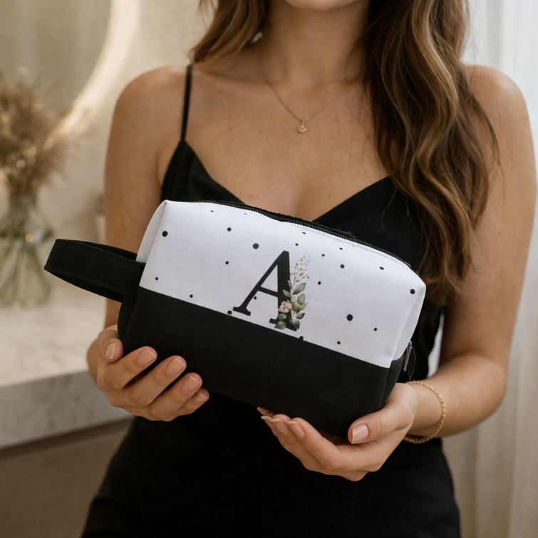 Necessaire Feminina com Alça Personalizada com In