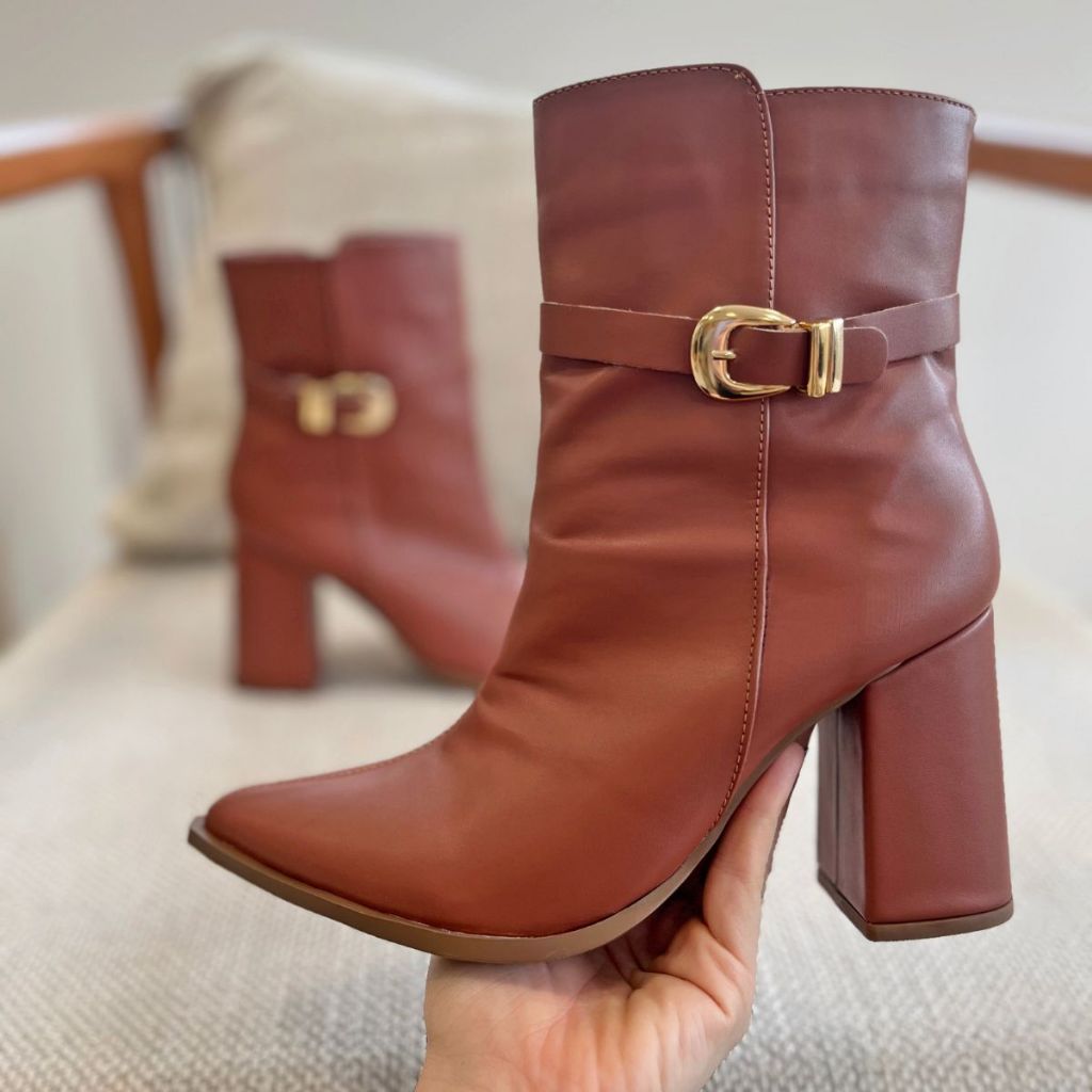 Bota Feminina Cano Médio Com Bico Fino e Salto Bl