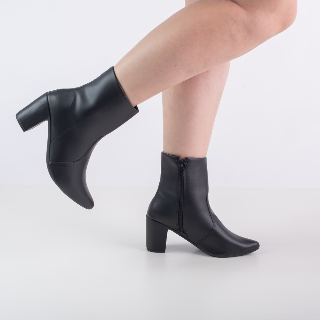 Bota Feminina Cano Curto Salto Grosso Bico Fino  Z