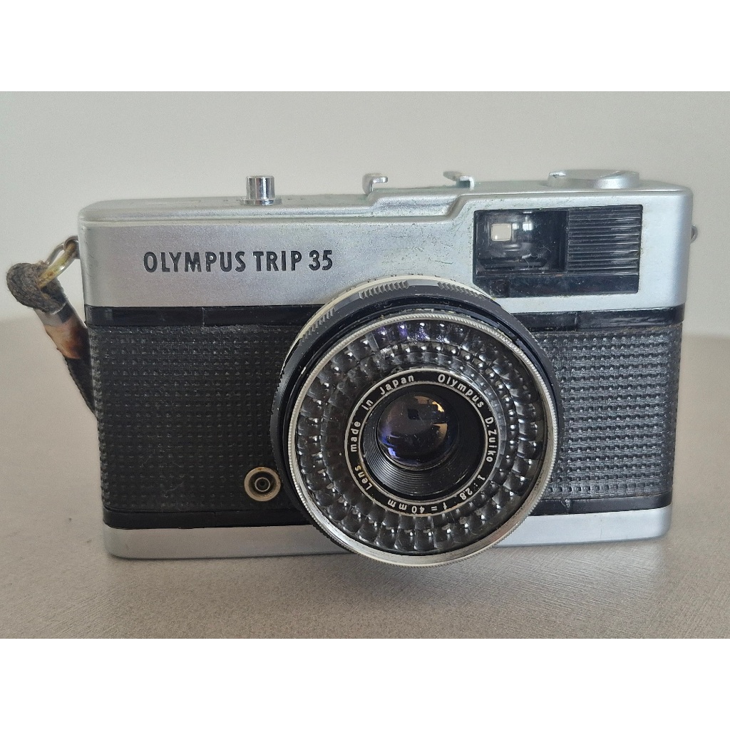 Máquina fotográfica Olympus TRIP 35 (decorativa)