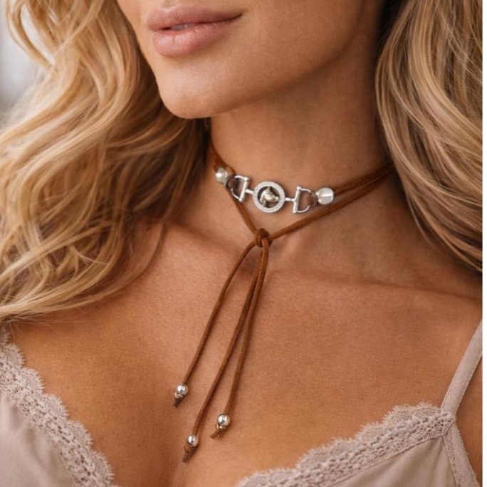 Colar Country Choker Courinho Pingente Cavalo Femi