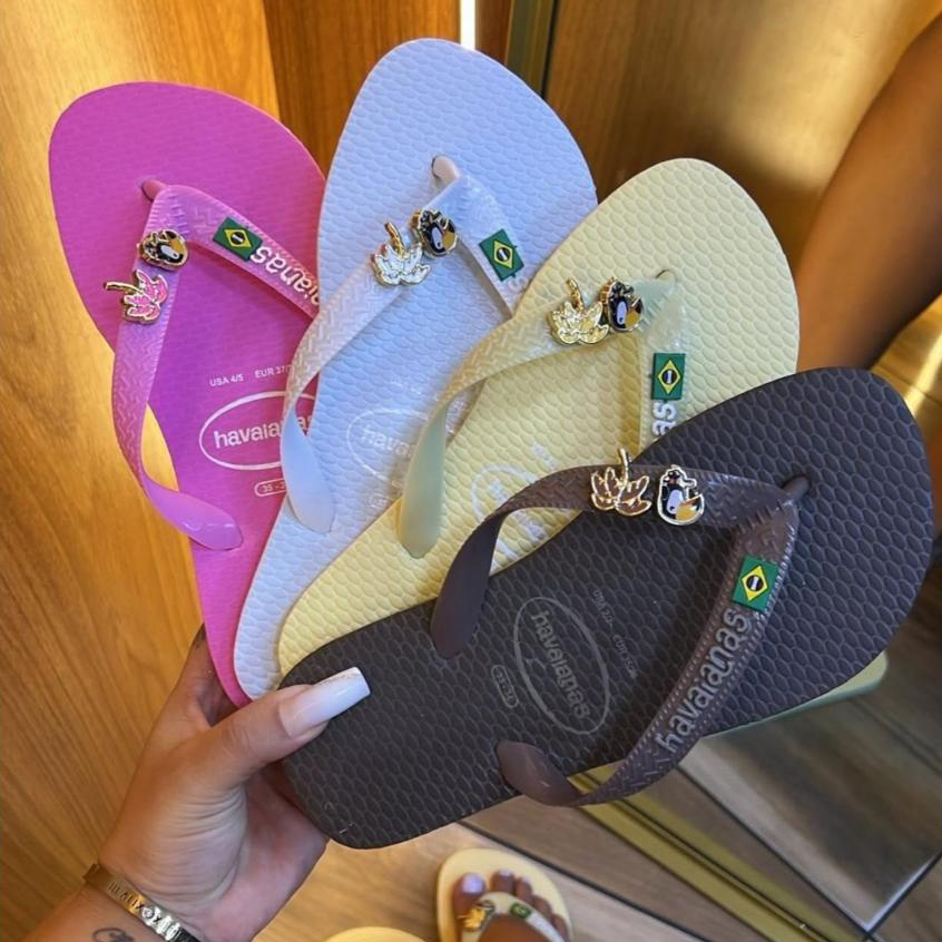 Chinelo Havaianas Tucano Com Pingente  4 Tipo de C