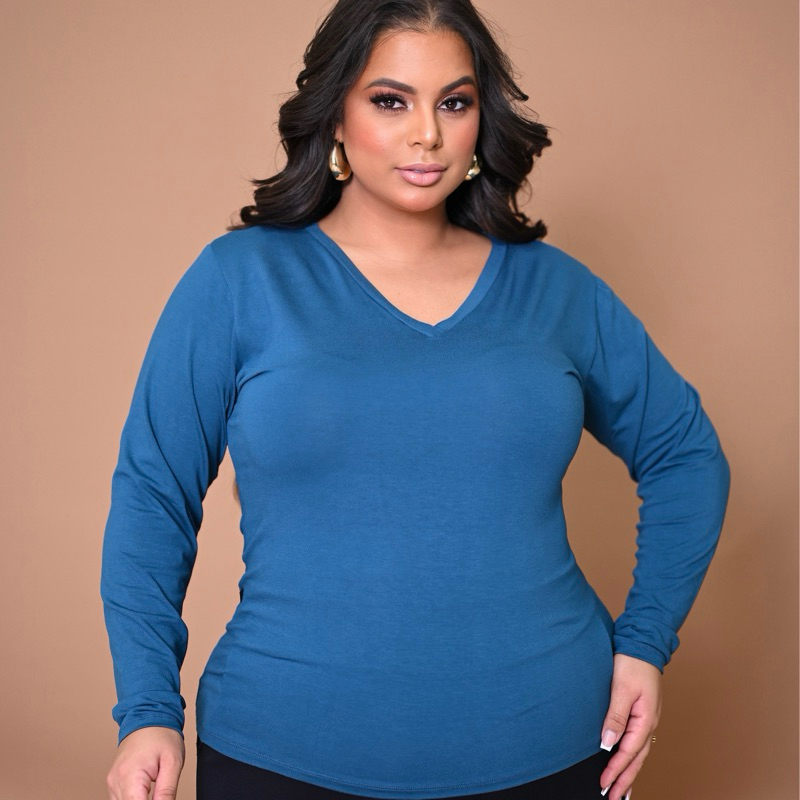 Blusa Plus Size manga longa decote V Básica de Ma