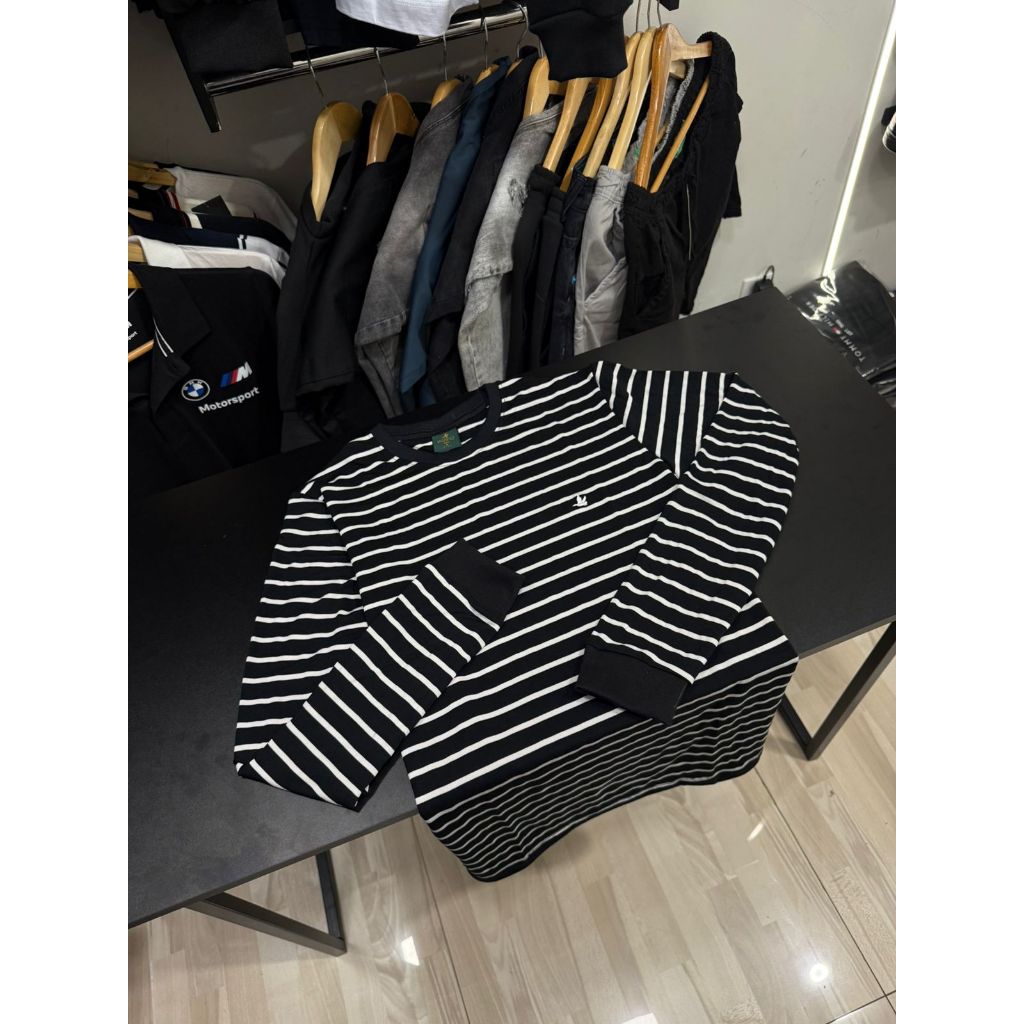 CAMISA..LISTRADA..MANGA..LONGA..PRETA..LISTRA..BRA