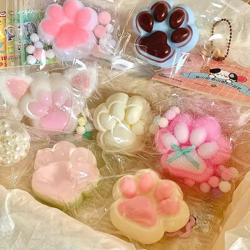 KIT COM 2  Squishy De Aperto De Pata De Gato Pinti