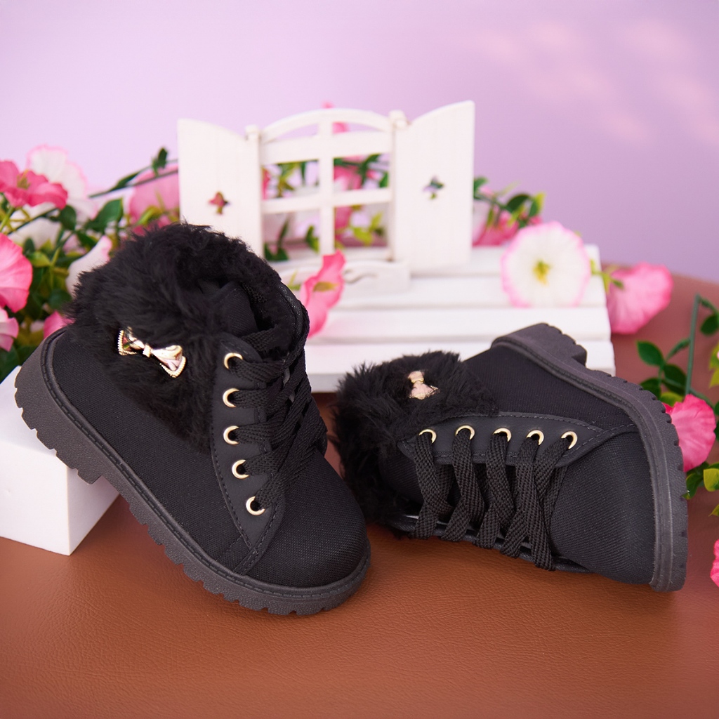Bota coturno Infantil Menina Pelinho Estilosa Conf