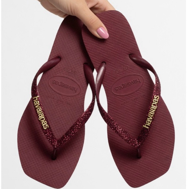 Chinelo Feminino com Glitter e Pingentes Elegante 
