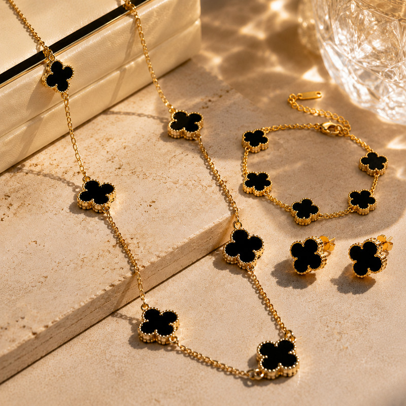 Conjunto de Joias Femininas Trevo Preto Colar Puls