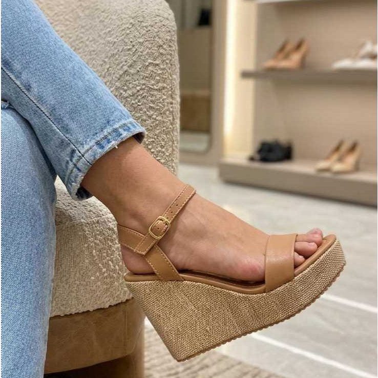 Sandália Anabela Feminina Bege Salto Alto Platafo