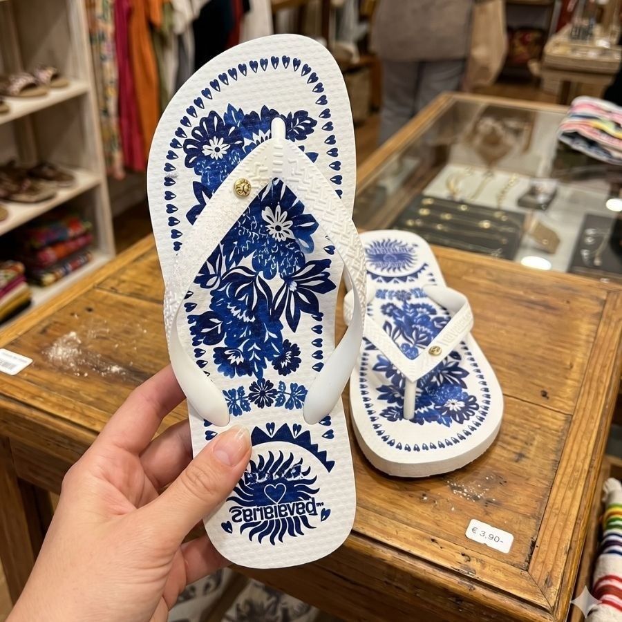 Chinelo Feminino Leve e Prático Para Uso em Praia